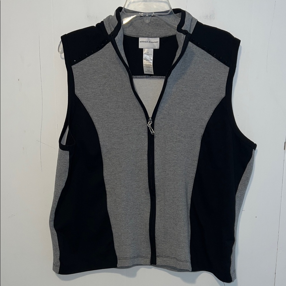 Alfred Dunner Women’s Black and Gray Vest 071426
